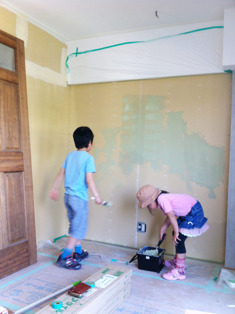 Diy 子ども部屋の間仕切り壁を作ってみた 其の一 広島のデザイン事務所 ロバ企画室 デザインで たのしく あったかく